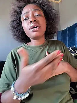 HotGarotinha online show from June 28, 2026, 1:39 pm