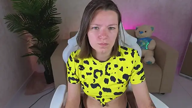 Snapshot of kira_hatti chatting on July 4, 2026, 7:48 am kira hatti online show from July 4, 2026, 7:48 am