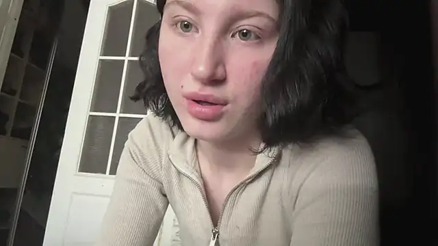MckenzieOliver online show from May 31, 2026, 8:09 am