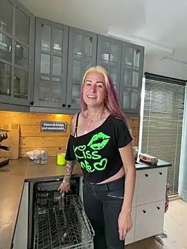 GermanMilfJasmin online show from June 14, 2026, 9:54 am