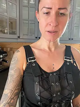 GermanMilfJasmin online show from June 10, 2026, 8:37 am