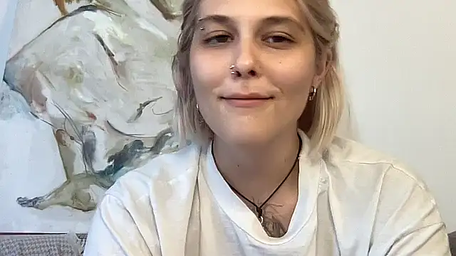 Snapshot of Ella_Bloom chatting on July 3, 2026, 1:06 pm Ella Bloom online show from July 3, 2026, 1:06 pm