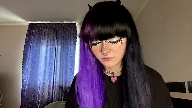 HolyCute online show from June 12, 2026, 3:10 pm