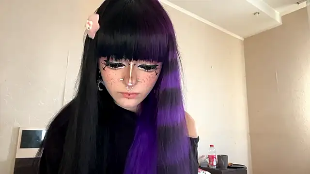 HolyCute online show from June 28, 2026, 3:29 pm