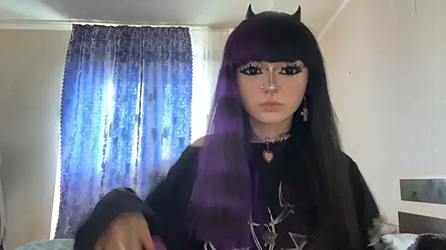 HolyCute online show from June 30, 2026, 1:55 pm