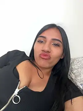 Caro Mildrey online show from June 3, 2026, 8:13 pm