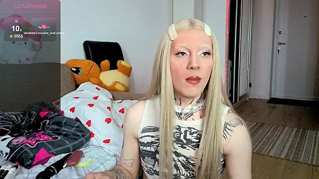 Chloecherry online show from June 6, 2026, 2:11 pm