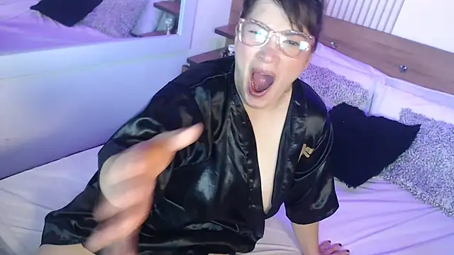 ValentinaGreyy online show from June 27, 2026, 12:05 am
