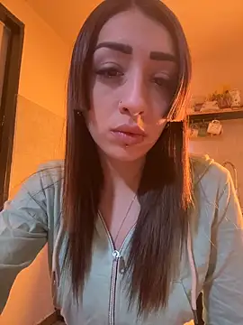 Snapshot of Dulce-Luci chatting on June 1, 2026, 6:29 pm Dulce-Luci online show from June 1, 2026, 6:29 pm