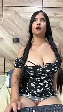 Lara petit online show from June 8, 2026, 1:28 am