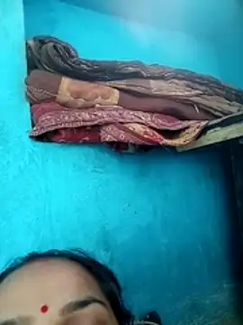 Snapshot of Cut_means47 chatting on July 11, 2026, 4:35 am Cut means47 online show from July 11, 2026, 4:35 am