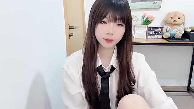 Louise-3 online show from June 15, 2026, 5:34 pm