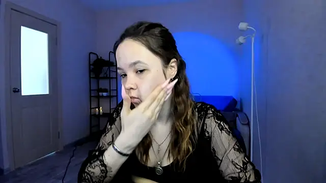Snapshot of MirandaHolms chatting on June 13, 2026, 1:58 am MirandaHolms online show from June 13, 2026, 1:58 am