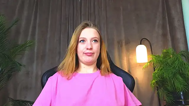 Snapshot of BeatriceLoven chatting on June 29, 2026, 10:15 am BeatriceLoven online show from June 29, 2026, 10:15 am