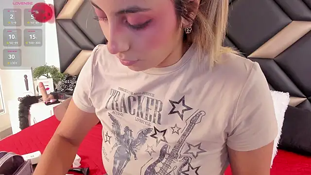 AdrianaHarlow online show from July 15, 2026, 7:21 pm
