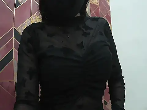 Snapshot of Hot-Roshni chatting on June 8, 2026, 5:46 pm Hot-Roshni online show from June 8, 2026, 5:46 pm
