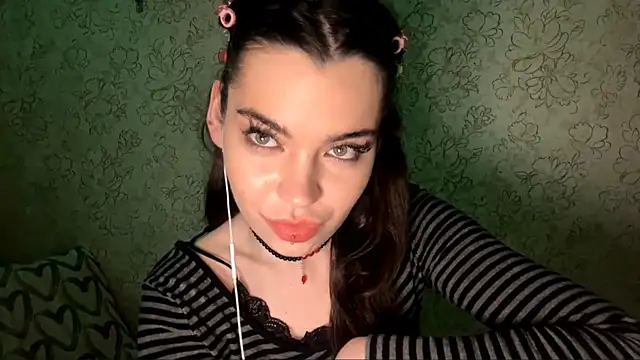 LaceyBatter online show from June 23, 2026, 9:24 pm