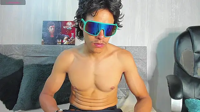tommyhot7 online show from June 27, 2026, 7:42 pm