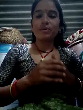 Aarti9080 online show from June 4, 2026, 4:22 pm
