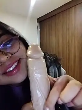 Snapshot of Roxxy_Sade chatting on June 23, 2026, 1:36 am Roxxy Sade online show from June 23, 2026, 1:36 am