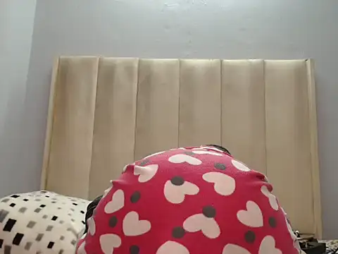 QueenZara 202 online show from July 4, 2026, 5:03 am