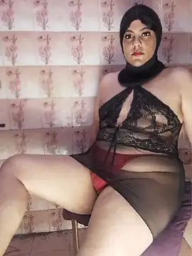 Snapshot of LenaQPeach chatting on June 17, 2026, 11:14 pm LenaQPeach online show from June 17, 2026, 11:14 pm