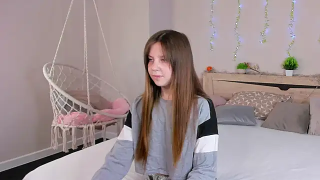 Snapshot of Violeta_Paul chatting on June 25, 2026, 9:25 am Violeta Paul online show from June 25, 2026, 9:25 am