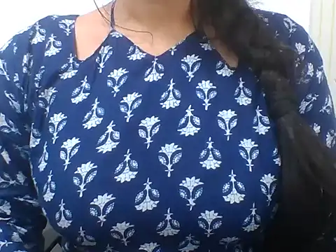 Snapshot of White_Sparrow1 chatting on June 1, 2026, 8:47 am White Sparrow1 online show from June 1, 2026, 8:47 am
