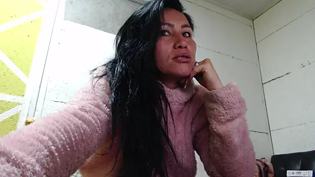 Nicolsweet  online show from June 13, 2026, 2:20 am