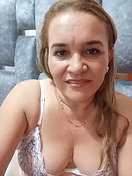 Sara hilton02 online show from June 5, 2026, 1:21 am
