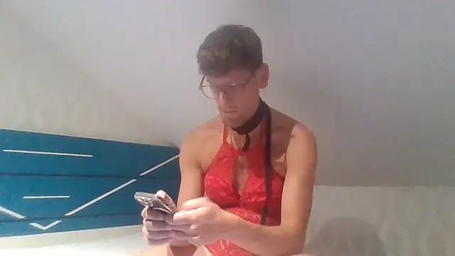 jullll88000vosges online show from June 12, 2026, 5:43 pm