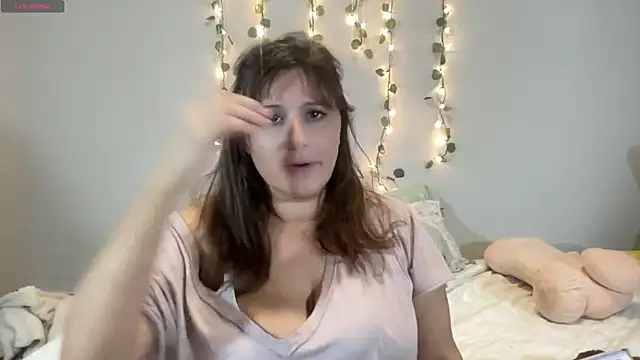 Snapshot of maddiliz chatting on November 29, 2025, 5:29 am maddiliz online show from November 29, 2025, 5:29 am