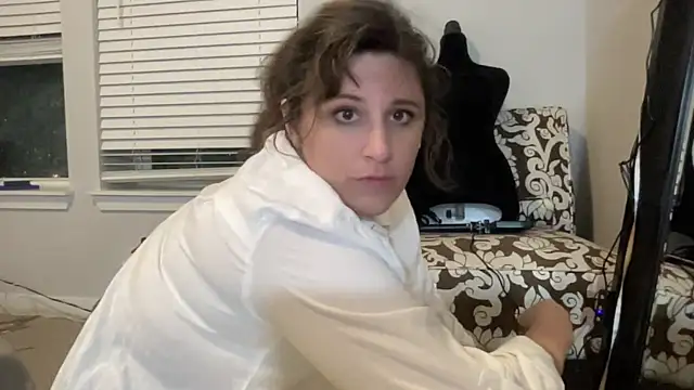 Snapshot of maddiliz chatting on November 13, 2025, 12:58 am maddiliz online show from November 13, 2025, 12:58 am