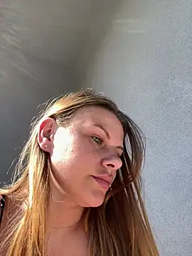 MonoGirl online show from June 26, 2026, 7:36 am