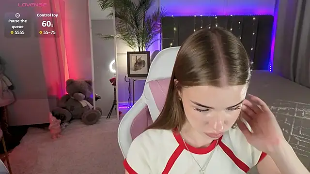 Snapshot of Milla_Way chatting on July 15, 2026, 2:24 pm Milla Way online show from July 15, 2026, 2:24 pm
