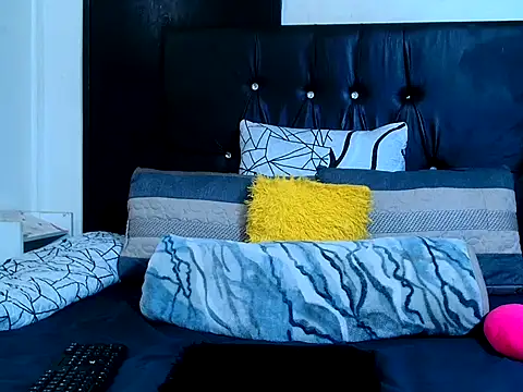 sexybitchh22 online show from June 20, 2026, 7:19 pm