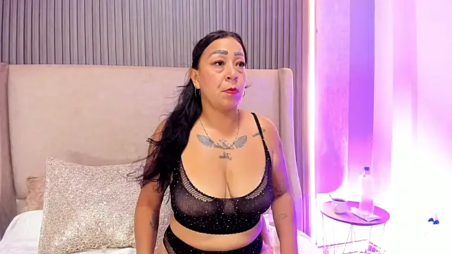 OrianaParra  online show from July 16, 2026, 3:58 am
