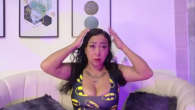 OrianaParra  online show from June 30, 2026, 12:43 am