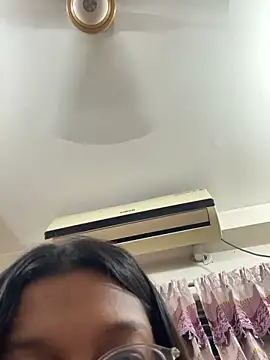 natasha oberoi22 online show from June 21, 2026, 3:51 pm