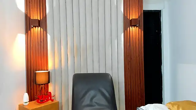 Snapshot of myke_tucker chatting on June 26, 2026, 12:44 pm myke tucker online show from June 26, 2026, 12:44 pm