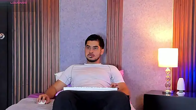 Snapshot of luciano_vitale chatting on July 10, 2026, 12:38 pm luciano vitale online show from July 10, 2026, 12:38 pm
