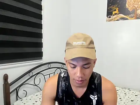 urfucker vinz online show from July 13, 2026, 12:59 pm