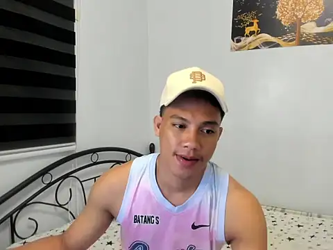 urfucker vinz online show from July 16, 2026, 12:46 pm