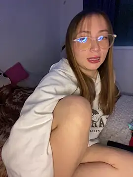 Snapshot of Caamii_ chatting on August 5, 2026, 4:50 am Caamii online show from August 5, 2026, 4:50 am