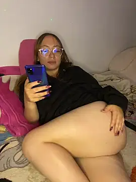 Snapshot of Caamii_ chatting on June 5, 2026, 6:51 am Caamii online show from June 5, 2026, 6:51 am