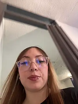 Snapshot of Caamii_ chatting on July 24, 2026, 7:54 pm Caamii online show from July 24, 2026, 7:54 pm