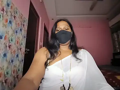 Snapshot of Meenakshy chatting on June 17, 2026, 5:34 pm Meenakshy online show from June 17, 2026, 5:34 pm