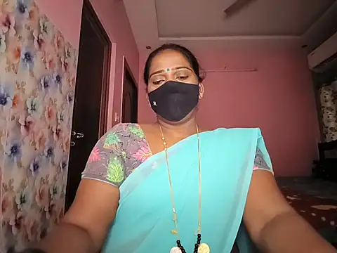 Snapshot of Meenakshy chatting on June 21, 2026, 5:02 am Meenakshy online show from June 21, 2026, 5:02 am