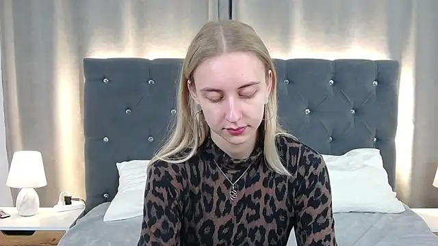 LirienVexx online show from June 27, 2026, 4:07 am