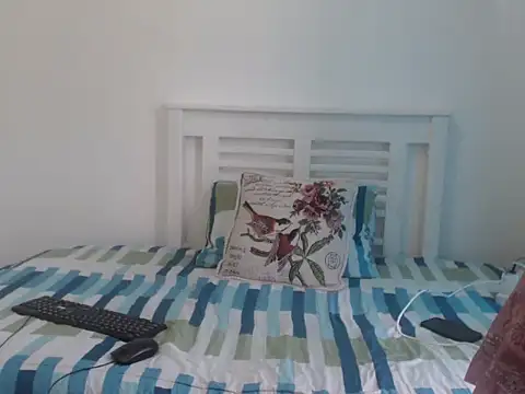 Snapshot of TenderousDoll chatting on June 9, 2026, 9:43 am TenderousDoll online show from June 9, 2026, 9:43 am